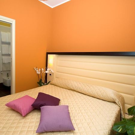Hotel Rosignano โรซินญาโน โซลเวย์ ภายนอก รูปภาพ